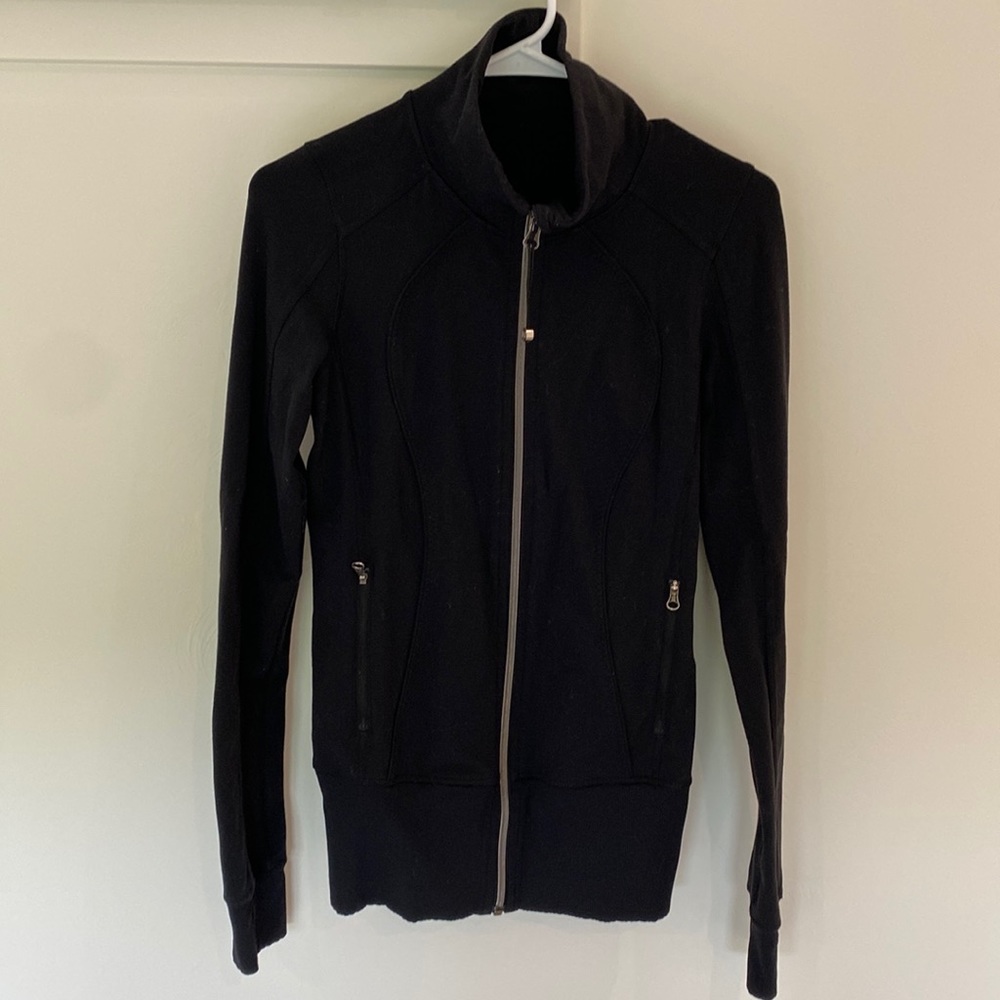 Lululemon zip up jacket black size 6